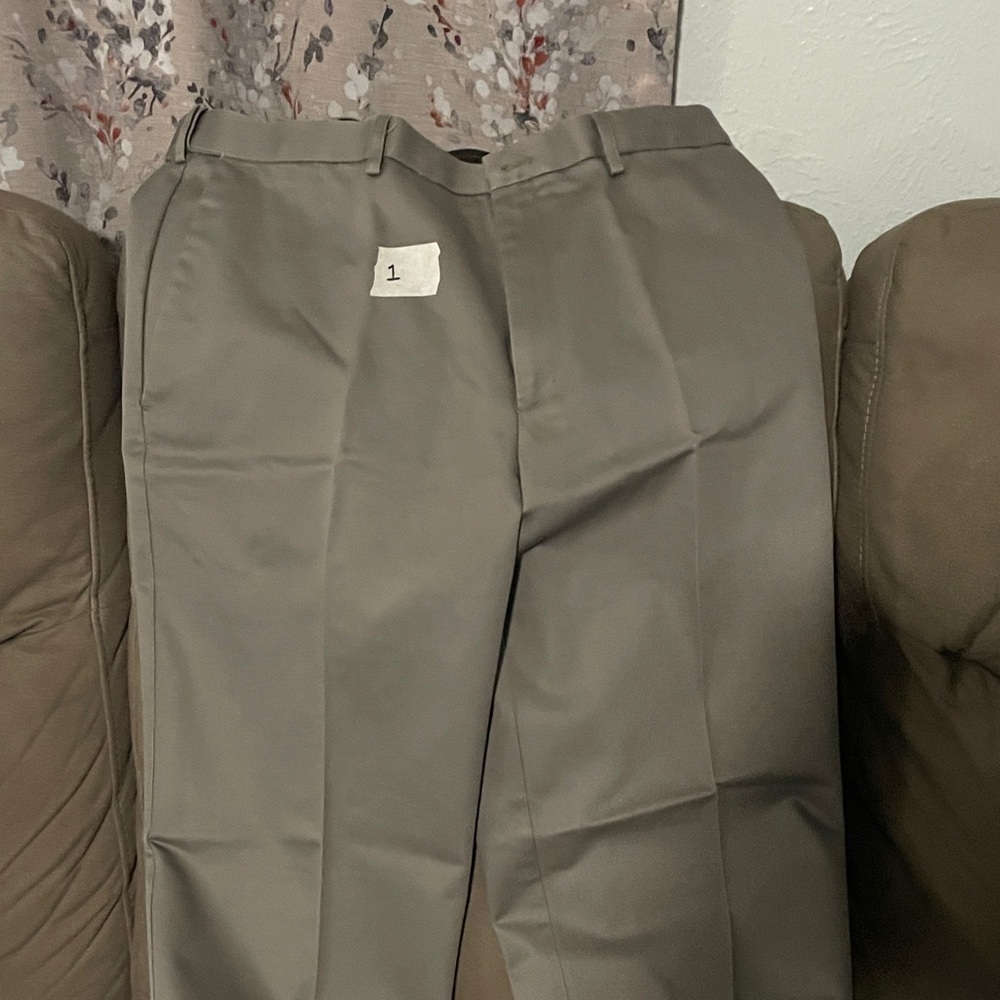 Haggar Men's Dress Pants in Taupe
